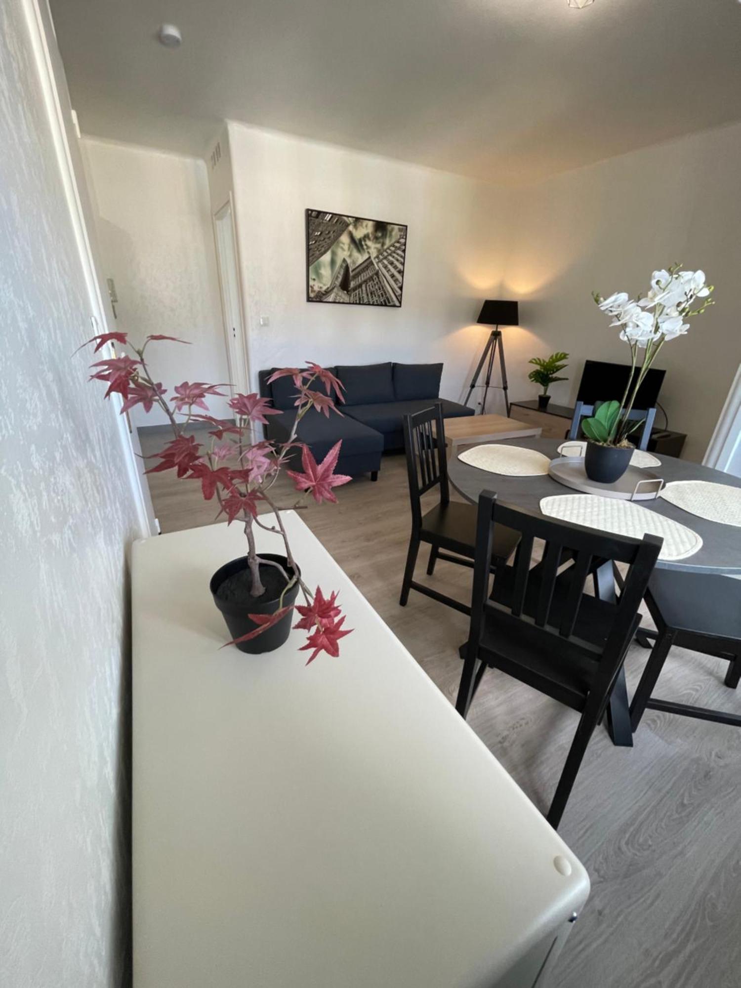 Appartement Renove Tout Equipe, Centre Ville, Proche De La Gare Et Commerce Flers  Exterior photo