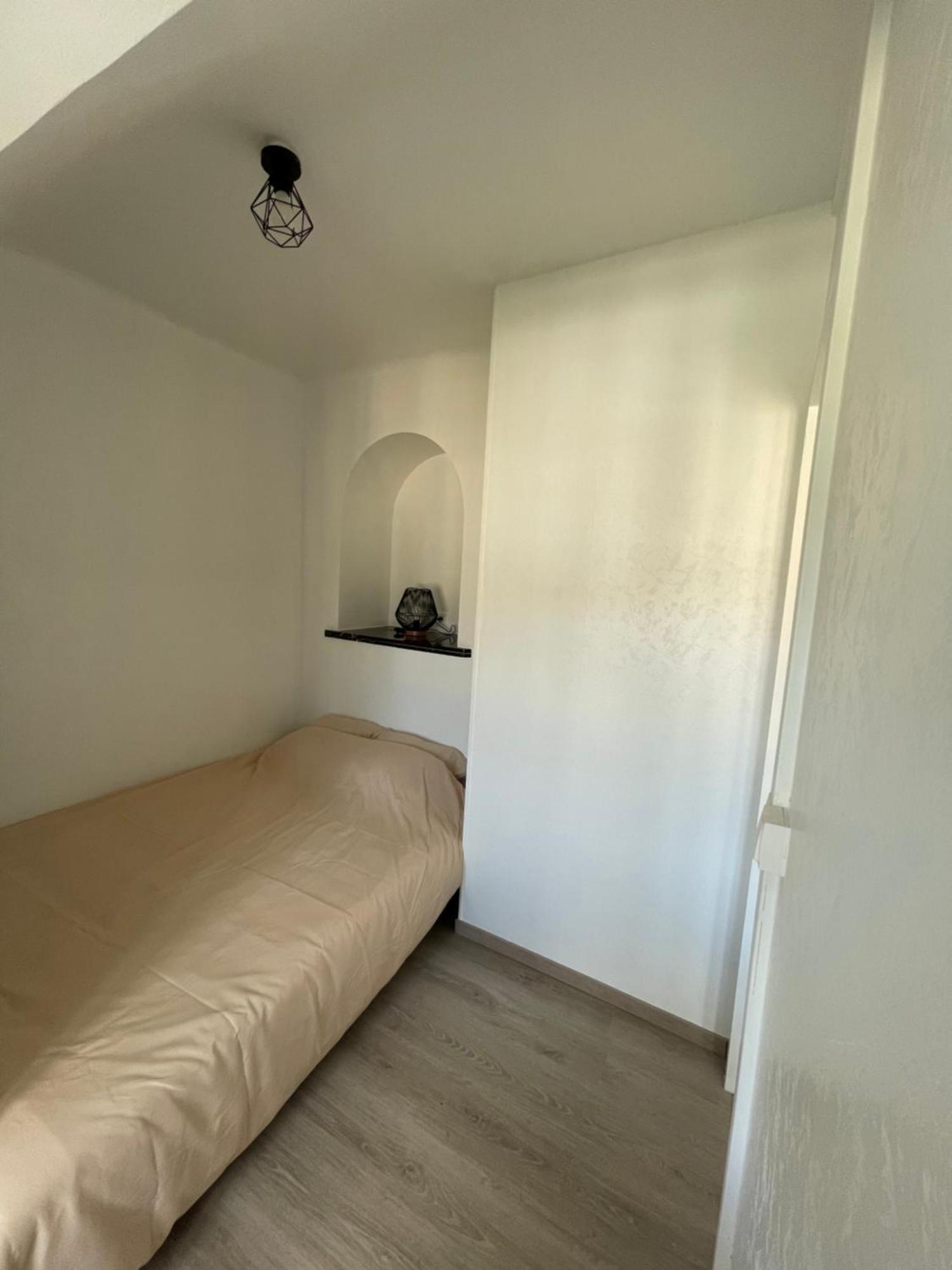 Appartement Renove Tout Equipe, Centre Ville, Proche De La Gare Et Commerce Flers  Exterior photo