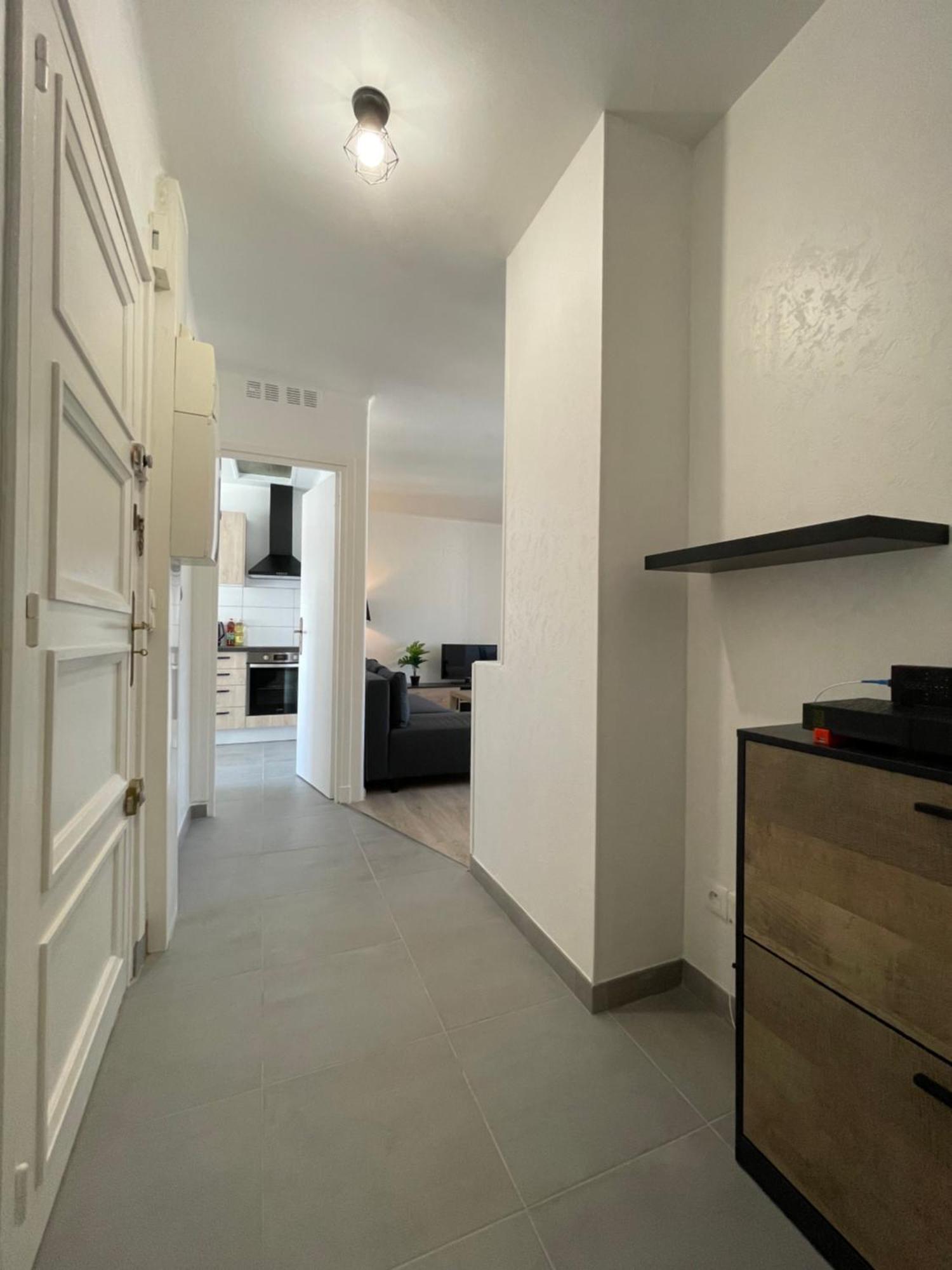 Appartement Renove Tout Equipe, Centre Ville, Proche De La Gare Et Commerce Flers  Exterior photo