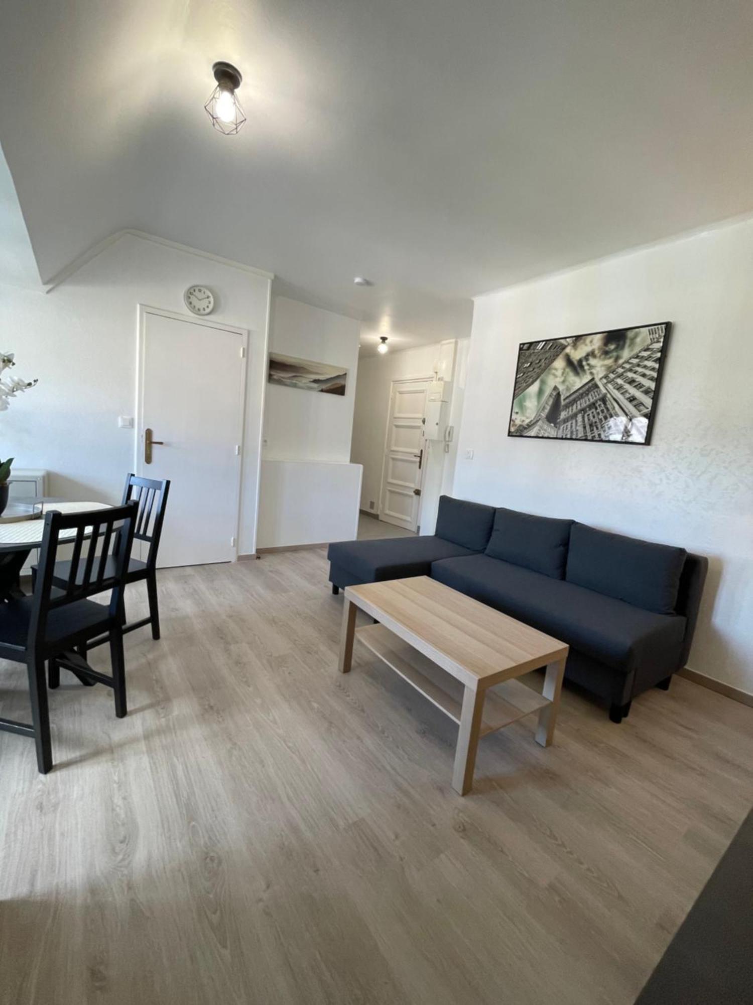 Appartement Renove Tout Equipe, Centre Ville, Proche De La Gare Et Commerce Flers  Exterior photo